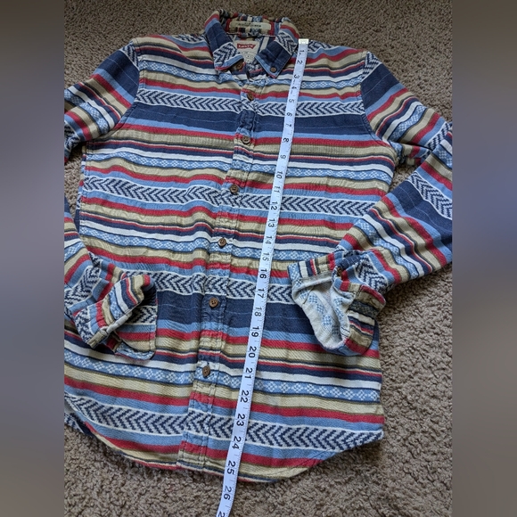 Levi's Pattern Button-Down Shirt 🌻 - Picture 6 of 6